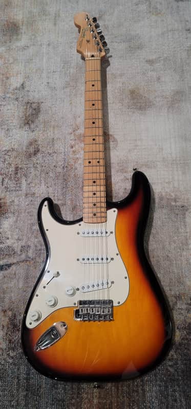Fender Stratocaster Lefty  1999 3 Tone with Hard Case image 1