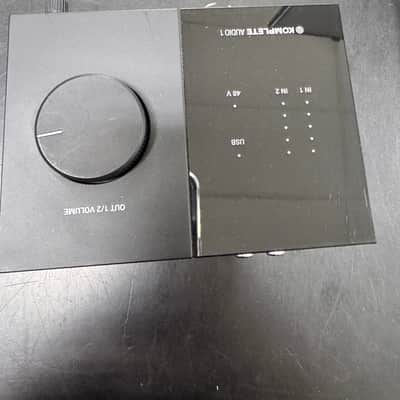 Native Instruments Komplete Audio 1 Desktop USB Audio Interface 2019 - Black image 1