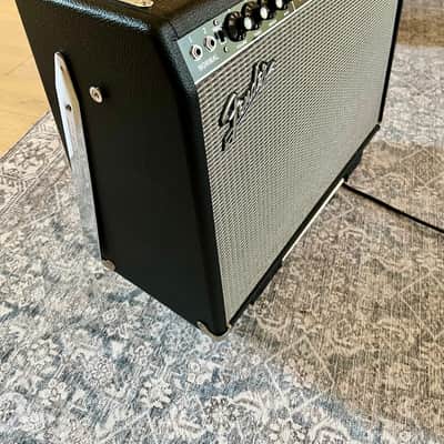 Fender '65 Twin Reverb Reissue 85-Watt 2x12" Guitar Combo 1991 - Present - Black image 2