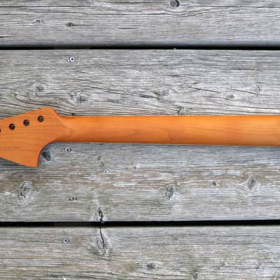 Jaguar neck, roasted maple image 5