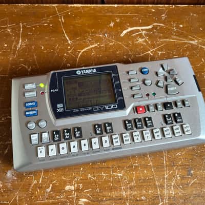 YAMAHA QY100 16-Track Portable MIDI Music Sequencer New internal battery