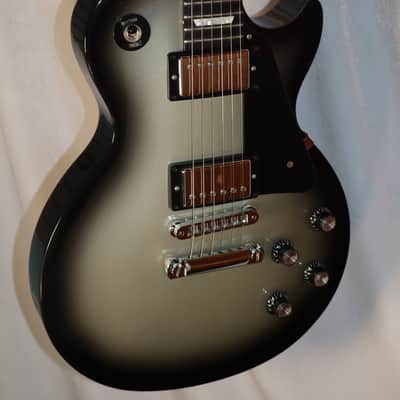 Gibson Les Paul Studio Silver Burst electric guitar with hard shell Gibson case used 2009 image 9