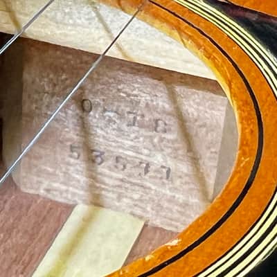 1933 CF Martin 0-18 Parlor Guitar Sunburst w case image 4
