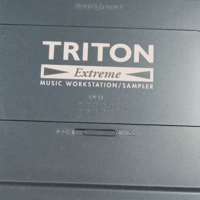 Korg Triton Extreme 61-Key 120-Voice Polyphonic Workstation - Blue image 2