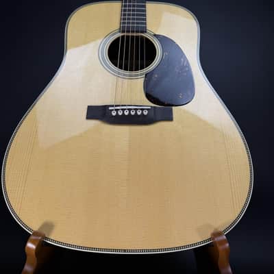 Martin HD-28 Natural image 3