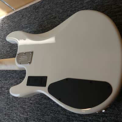 Ernie Ball Music Man Sterling 4 H with Maple Fretboard 2008 - 2015 - White Pearl image 9