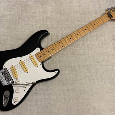 1987 Squier Standard Stratocaster System 1 Tremolo E Series Fujigen Japan + OHSC Fender USA Case image 3