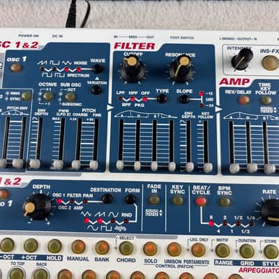Roland SH-32 Desktop Synthesizer Module 2002 - 2004 - White image 3