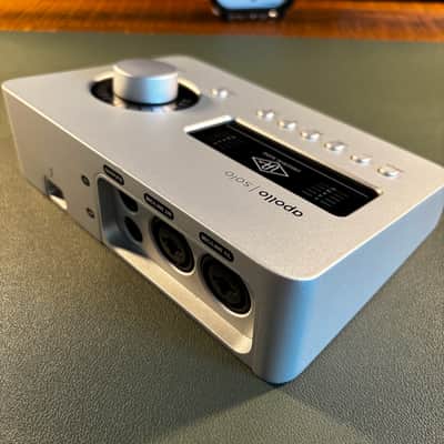 Universal Audio Apollo Solo Heritage Edition Thunderbolt 3 + UAD Plugin Bundle image 2