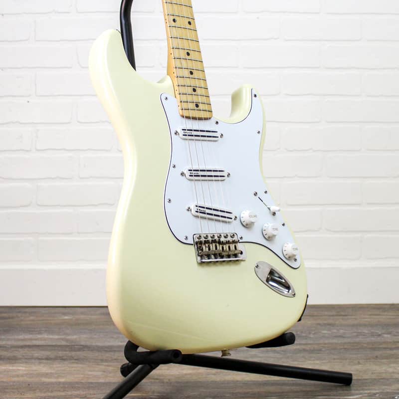 Preowned 1988 Fender Stratocaster (Made in Japan) - Olympic White - Modified Electronics image 1