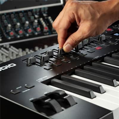M-Audio Oxygen Pro 61 61-Key USB Powered MIDI Controller with Smart Controls and Auto-Mapping image 15