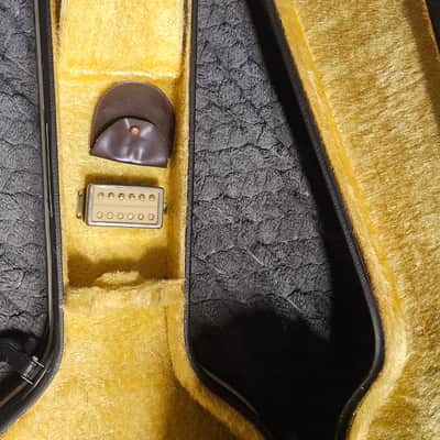 Univox Les Paul Lawsuit Era 1970s Gimme with original hardshell case image 5
