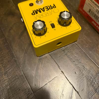 JHS Overdrive / Preamp Limited Edition Yellow image 4