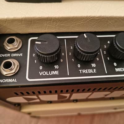 Roland CUBE-20 First Generation 1978, Spring Reverb, Cream / White-blonde image 8