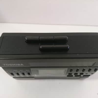 TOSHIBA KT-4529 Walkman Cassette Player Radio Working Perfectly Japan 1980s image 5