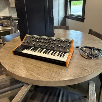 Moog Sub 37 Tribute Edition 2010s - Black / Natural Wood