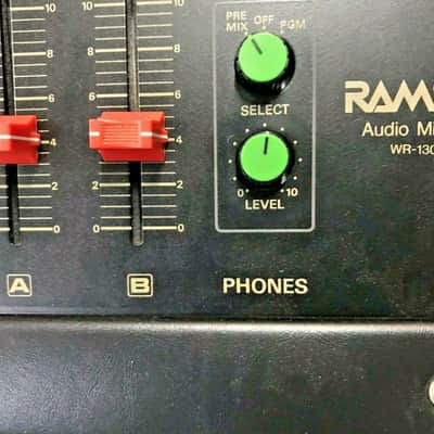 VINTAGE RAMSA PANASONIC AUDIO MIXEUR model: WR-130 WITH CASE image 2
