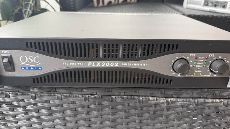 QSC PLX3002 900W 2-Channel Power Amplifier image 1
