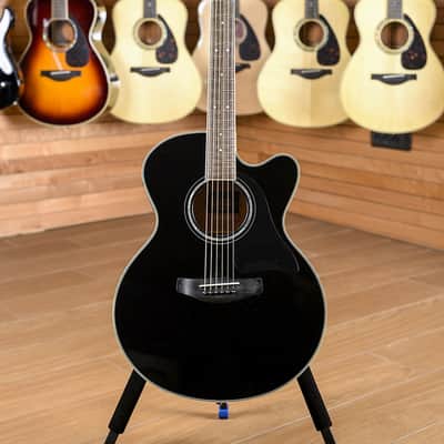 YAMAHA CPX 7 acoustic guitars
