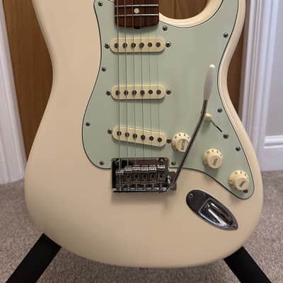 Fender Vintera '60s Stratocaster Modified with Pau Ferro Fretboard 2019 - 2023 - Olympic White image 2