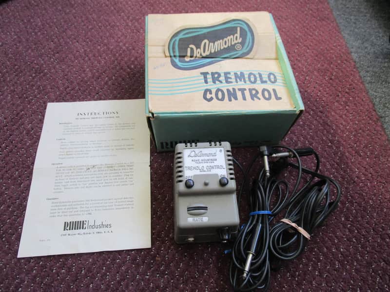 Dearmond 60B Tremelo effect pedal 1960 RARE near Mint in box image 1