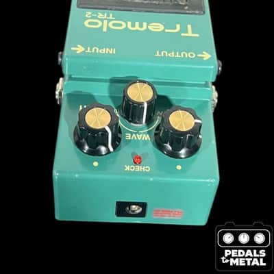 Boss TR-2 Tremolo (Silver Label) 1997 - Present - Green - X17645 image 3