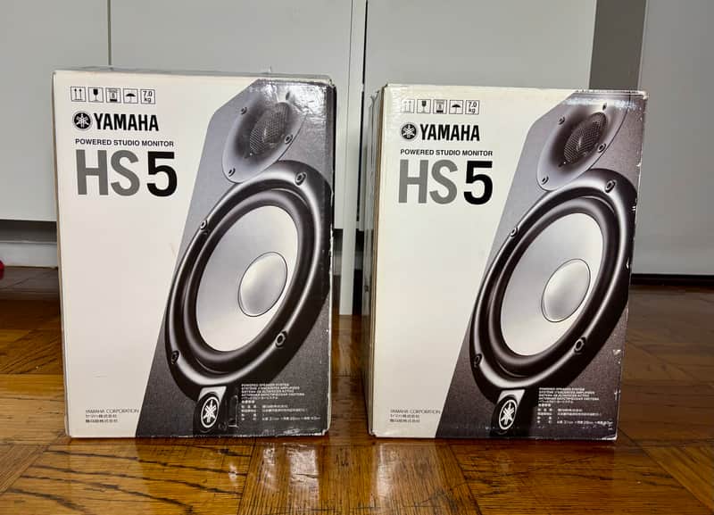 Yamaha HS5 5" Powered Studio Monitor (Pair) - Black image 1