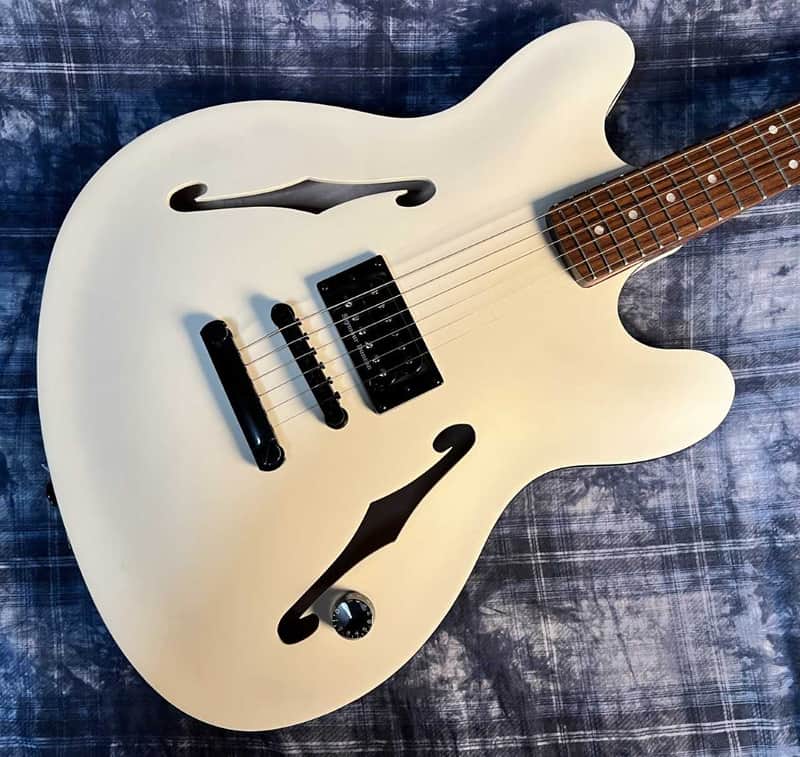 Fender Tom DeLonge Starcaster 2024 - Present - Olympic White - 6.5 Lbs. - G02897 - Authorized Dealer image 1
