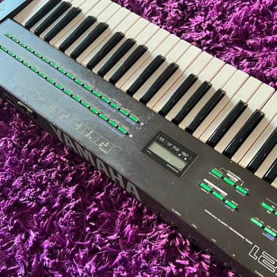 1980s Yamaha DX-21 FM Keyboard Synthesizer image 14