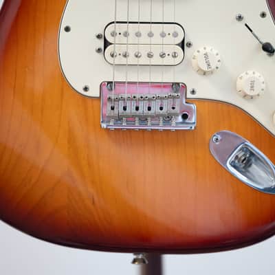 2012 Fender USA American Standard HSS Stratocaster - in Sienna Sunburst - Ash Body image 10