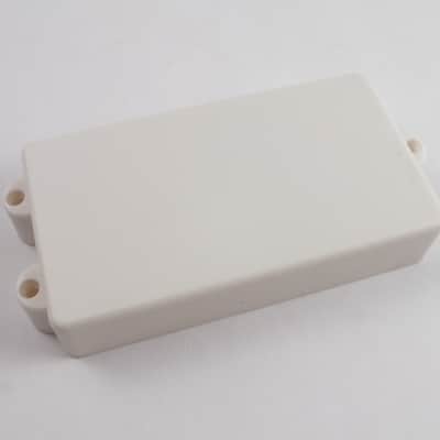 Pickup Cover Closed White for STINGRAY BASS style guitars