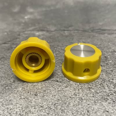 2x Yellow Large Fluted Boss Style Knobs Guitar Amp Pedal Fluted Control Big Knob 6.35mm 1/4" image 2