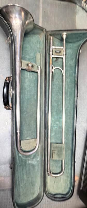 F. E. Olds  LM Tenor Trombone 1918  W/ Original Hardcase PLAYER image 1