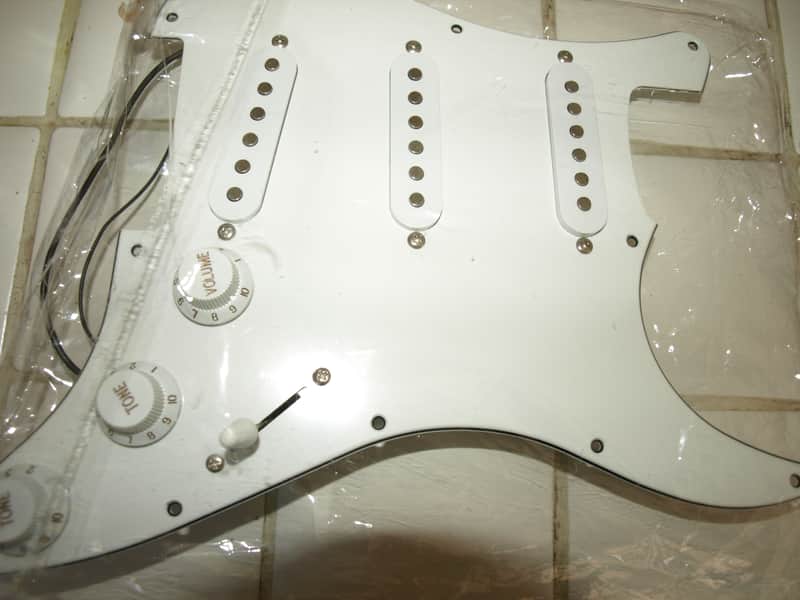 Unbranded Loaded Imported 11 Hole Strat Pickguard 2020 - White image 1