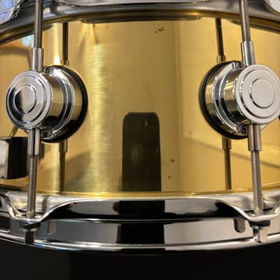 DW Collector’s Bell Brass 5.5” x 14” Snare Drum image 6