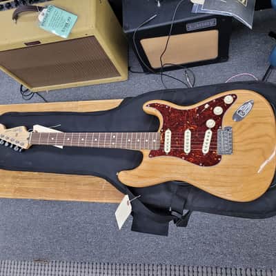Fender FSR Standard Stratocaster With Bag 2007 Natural image 3