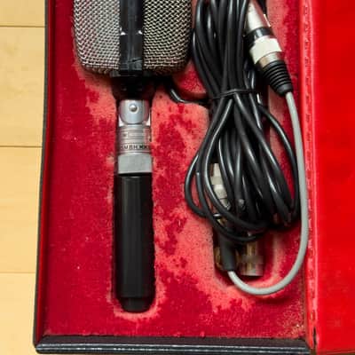 AKG D12 Cardioid Dynamic Microphone | Reverb