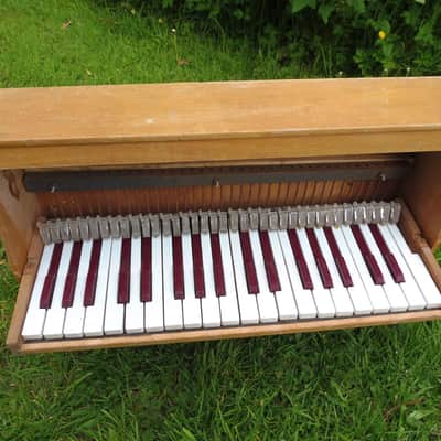 Toy piano Michelsonne Paris 37 touches 37-k rare model image 3