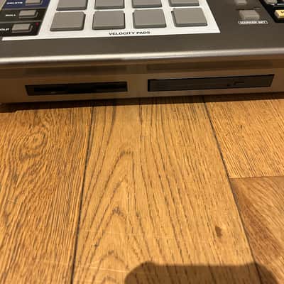 Roland MV-8000 2000s - Silver image 12