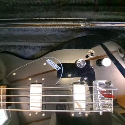 Gretsch G2220 Electromatic Junior Jet Bass II with Walnut Fretboard 2018 Black with Case and Strap image 4