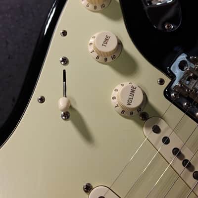 Fender Classic Series 60s Stratocaster 2013 - Black image 4