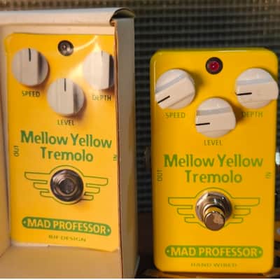 Mad Professor Mellow Yellow Tremolo 2010s - Yellow image 2
