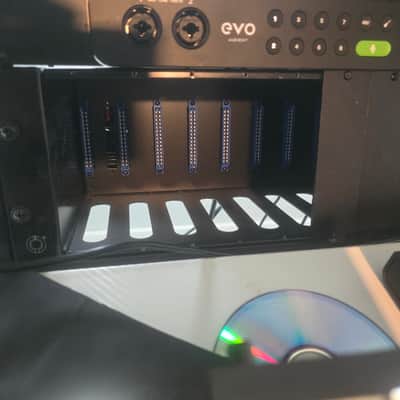 BAE 11-Space 500 Series Rack with PSU 2010s - Black image 1