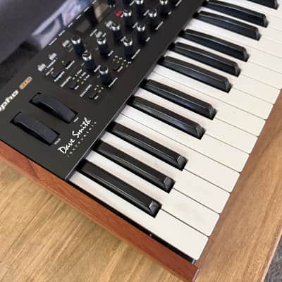 Dave Smith Instruments Mopho SE 42-Key Monophonic Synthesizer 2014 - 2016 Black with Wood Sides image 2