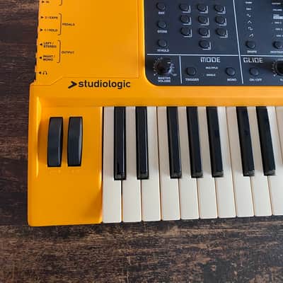 Studiologic Sledge 2.0 Polyphonic Virtual Analog Synthesizer Yellow / Black image 2