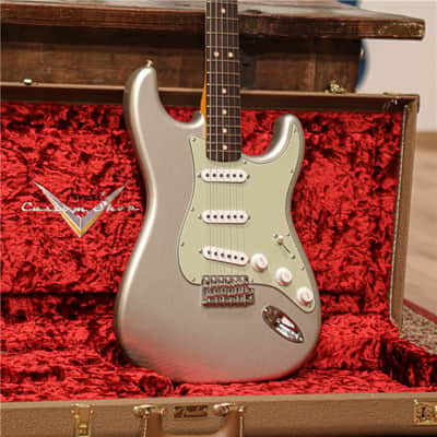 FENDER Custom Shop '63 Stratocaster Closet Classic Aged Inca Silver image 1