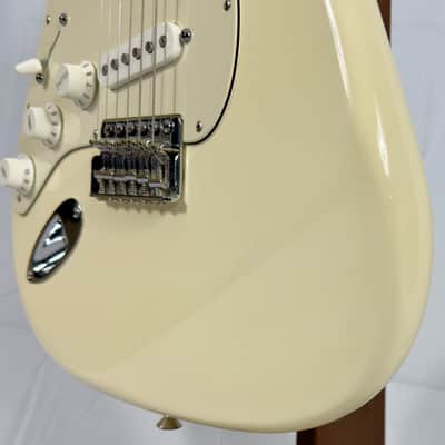 Fender Stratocaster Left Handed MIM Mexico 2011 - Cream image 8