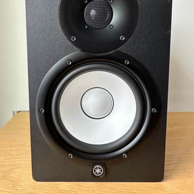 Yamaha HS7 6.5" Powered Studio Monitor (Single) 2015 - Present - Black image 1