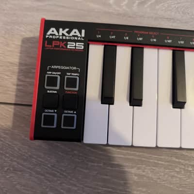 Akai LPK25 2012 - Present - Black image 2