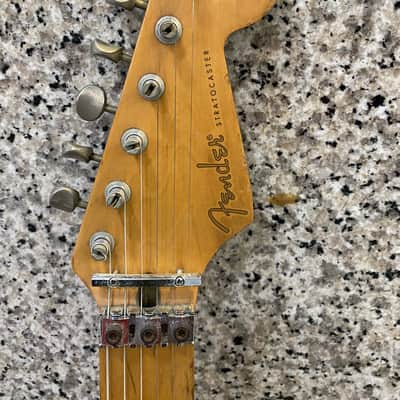 Fender 1992 American Floyd Rose Classic HSS Stratocaster Electric Guitar 3-Tone Sunburst image 4